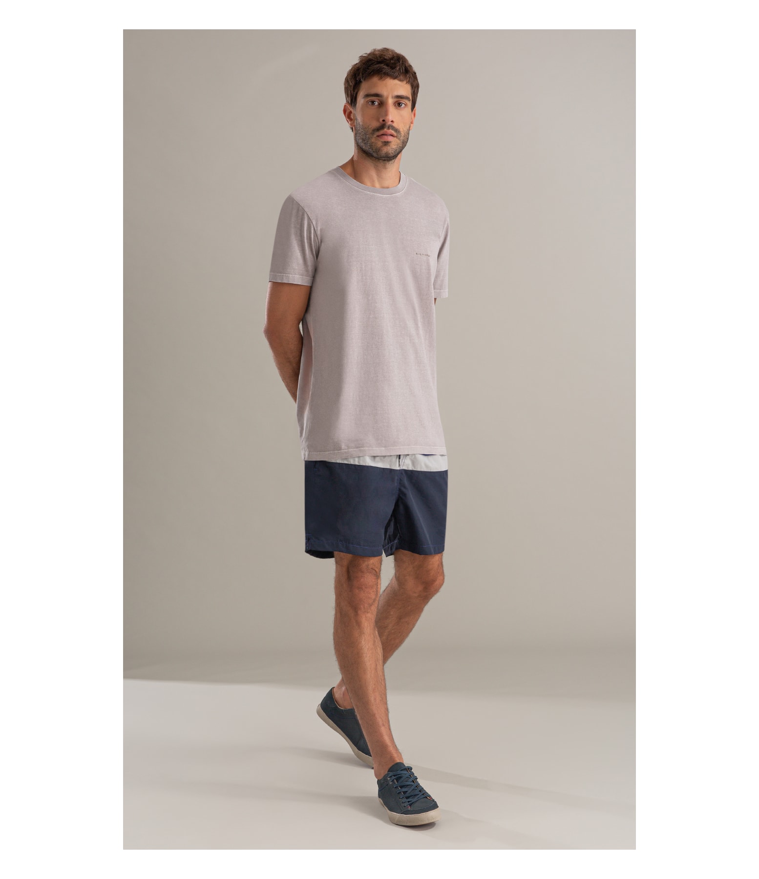 T-Shirt Washed Aquarela Cinza Claro