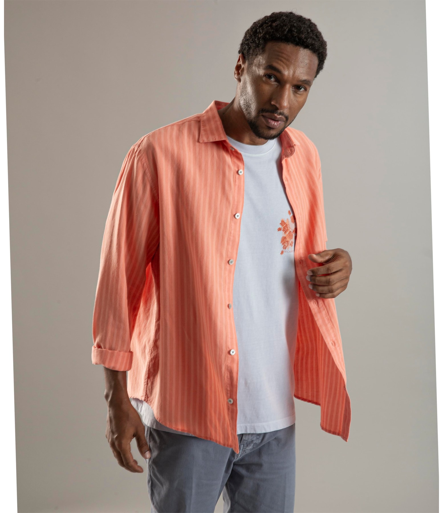 T-Shirt Washed Bouganville Peito Mc Azul Claro