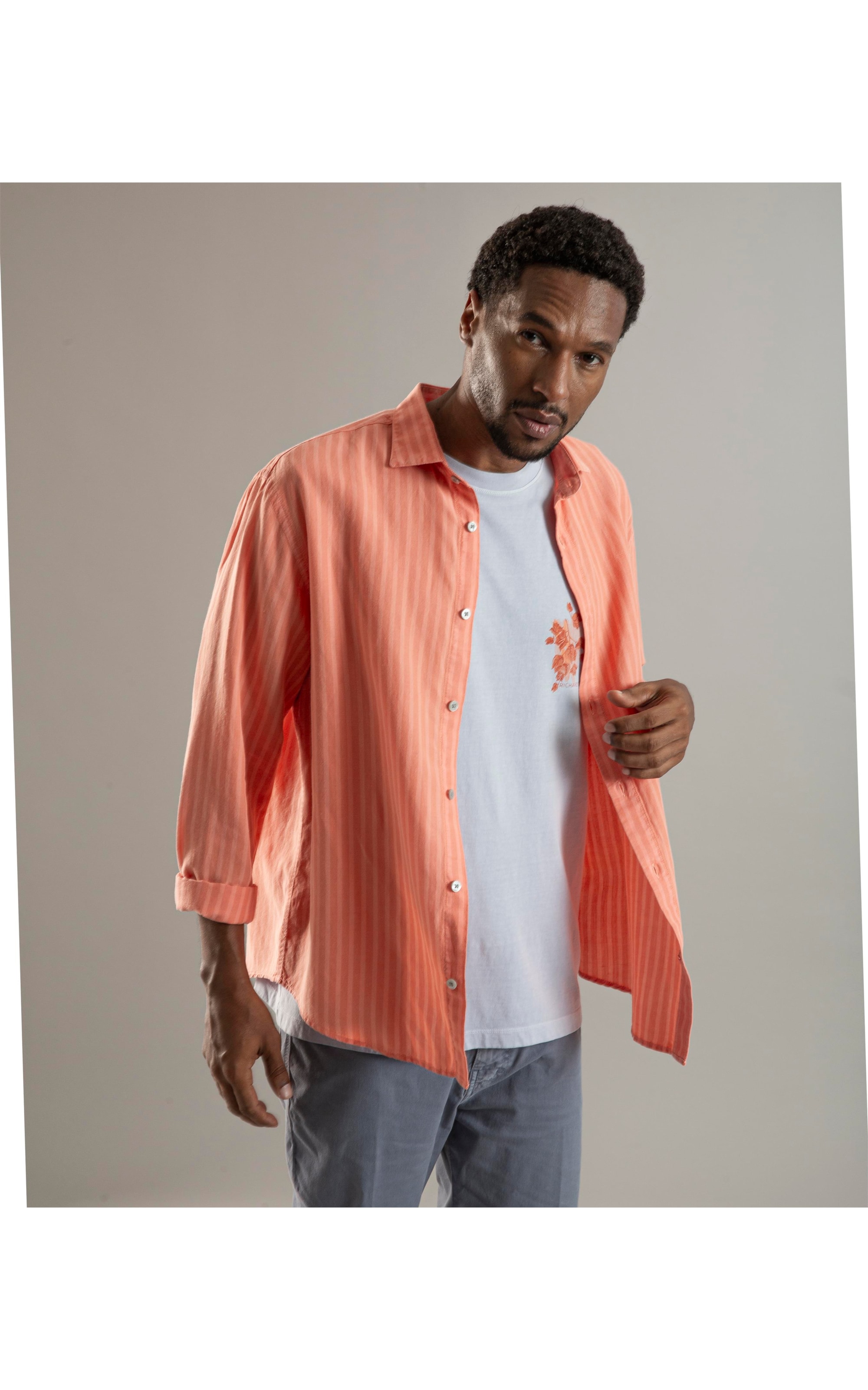 T-Shirt Washed Bouganville Peito Mc Azul Claro