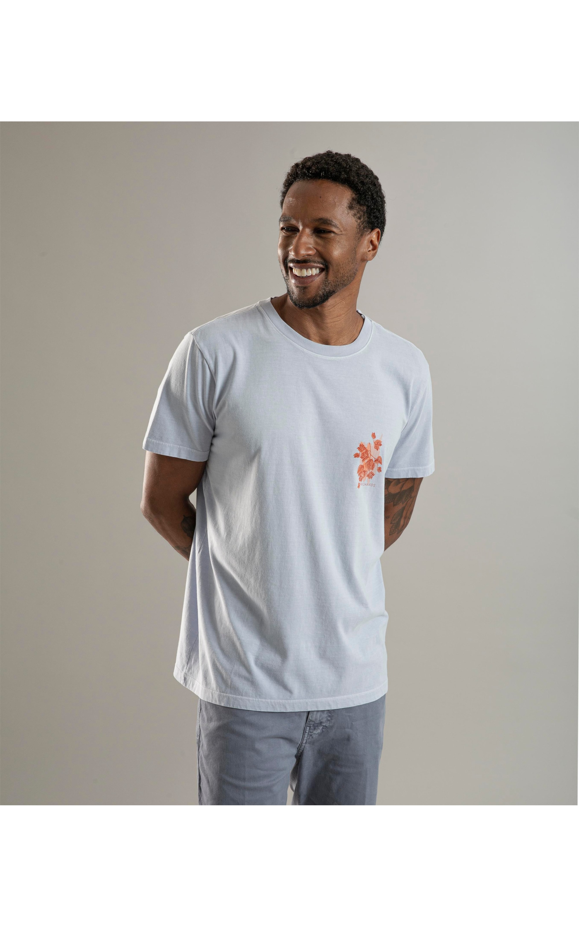 T-Shirt Washed Bouganville Peito Mc Azul Claro