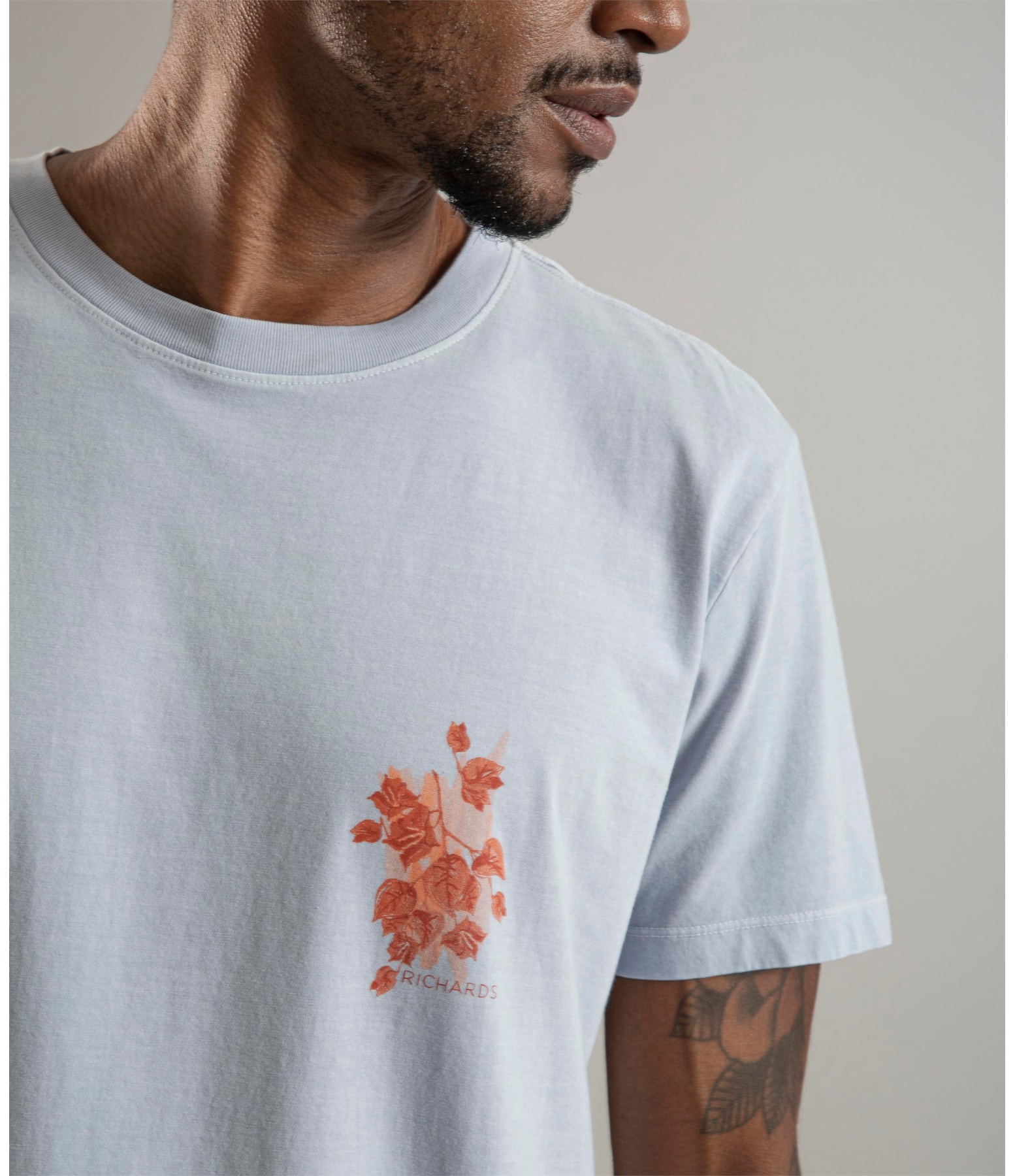 T-Shirt Washed Bouganville Peito Mc Azul Claro