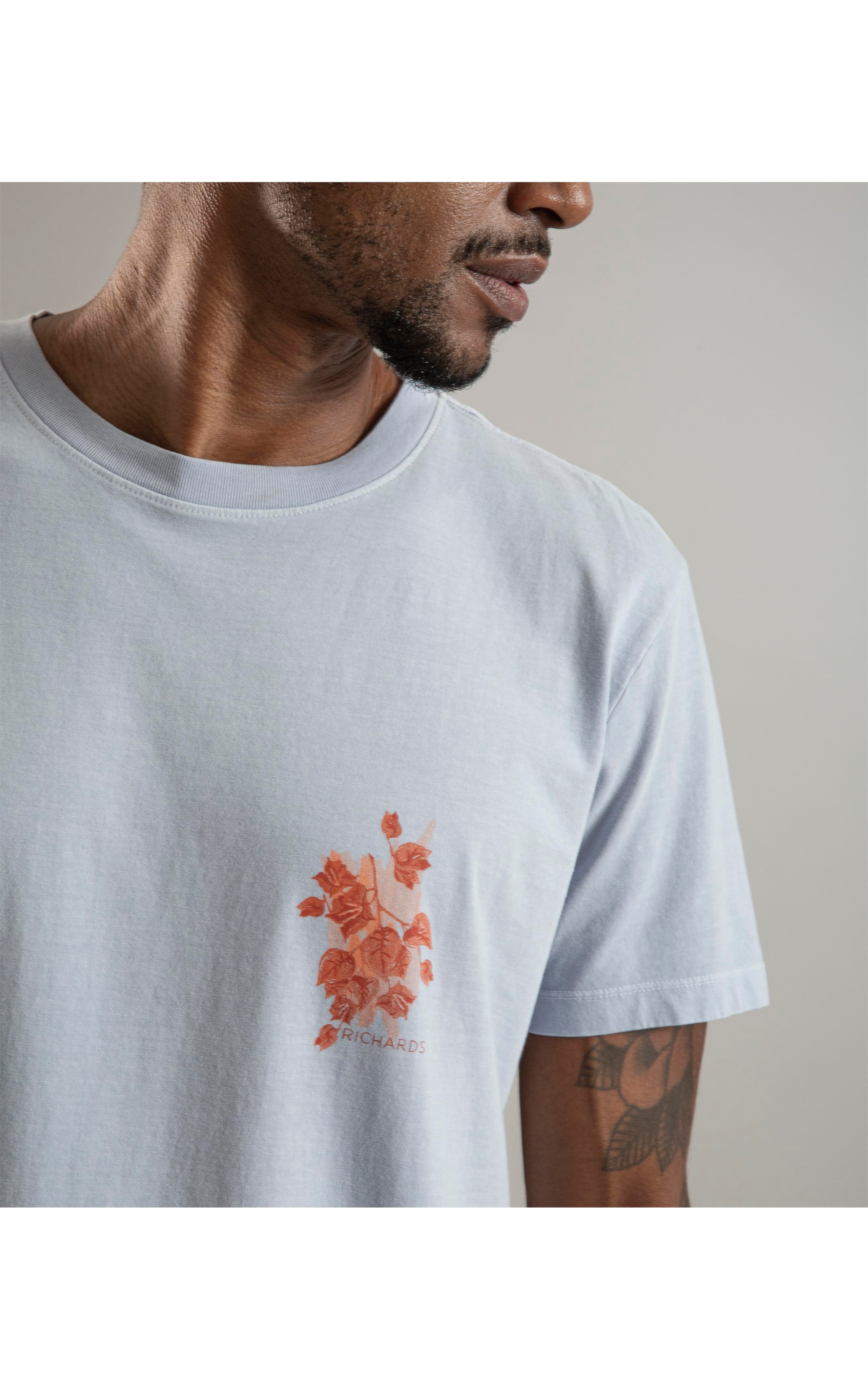 T-Shirt Washed Bouganville Peito Mc Azul Claro