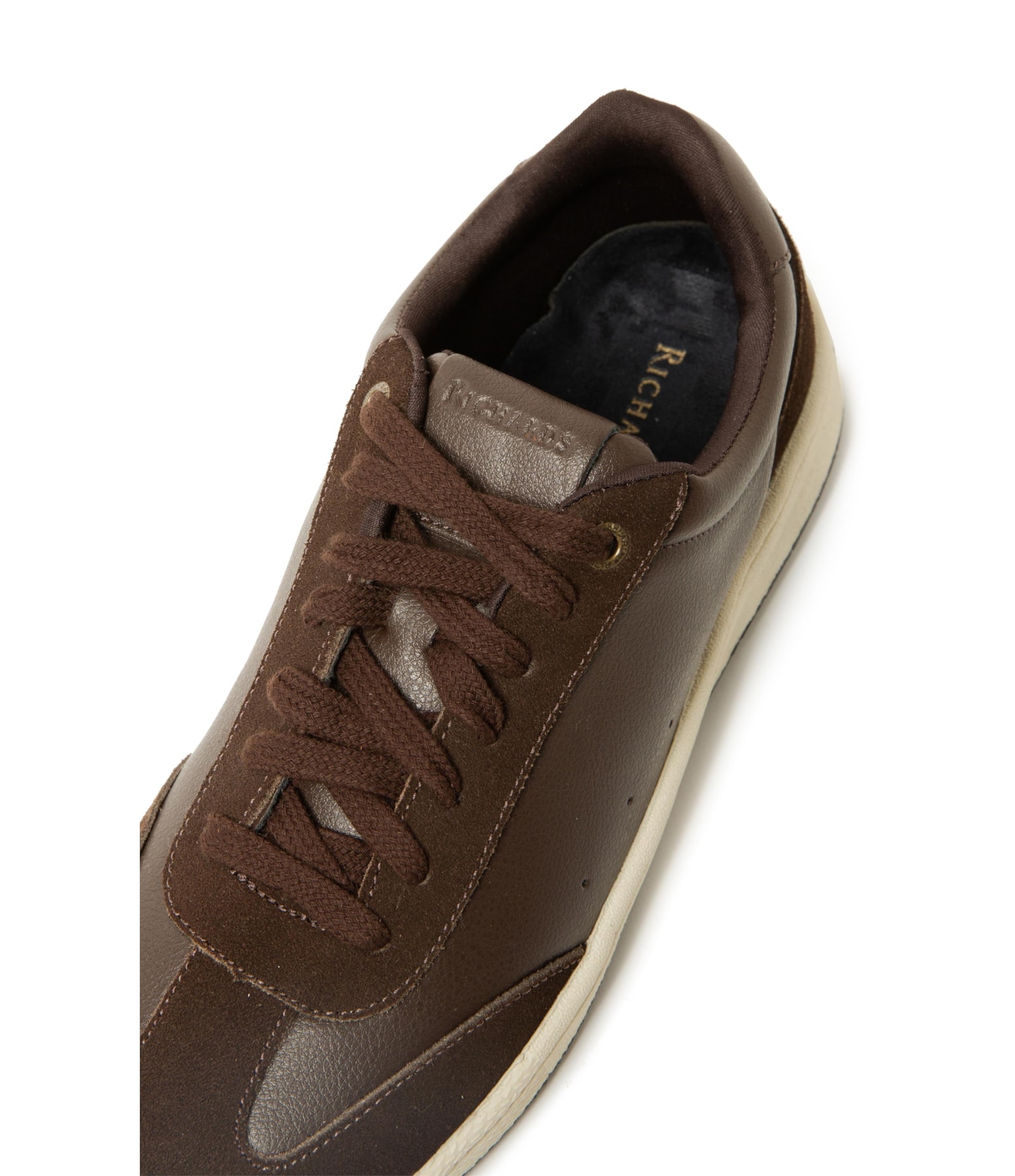 Tenis Thia Rch Cafe
