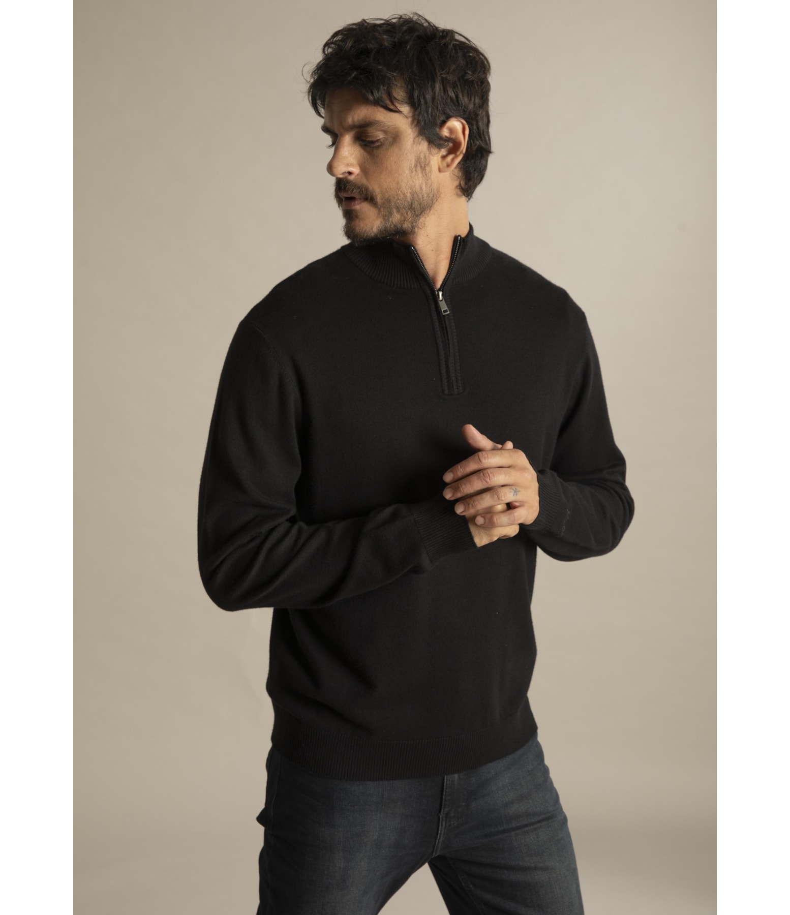Tricot Gola Alta Ziper Preto