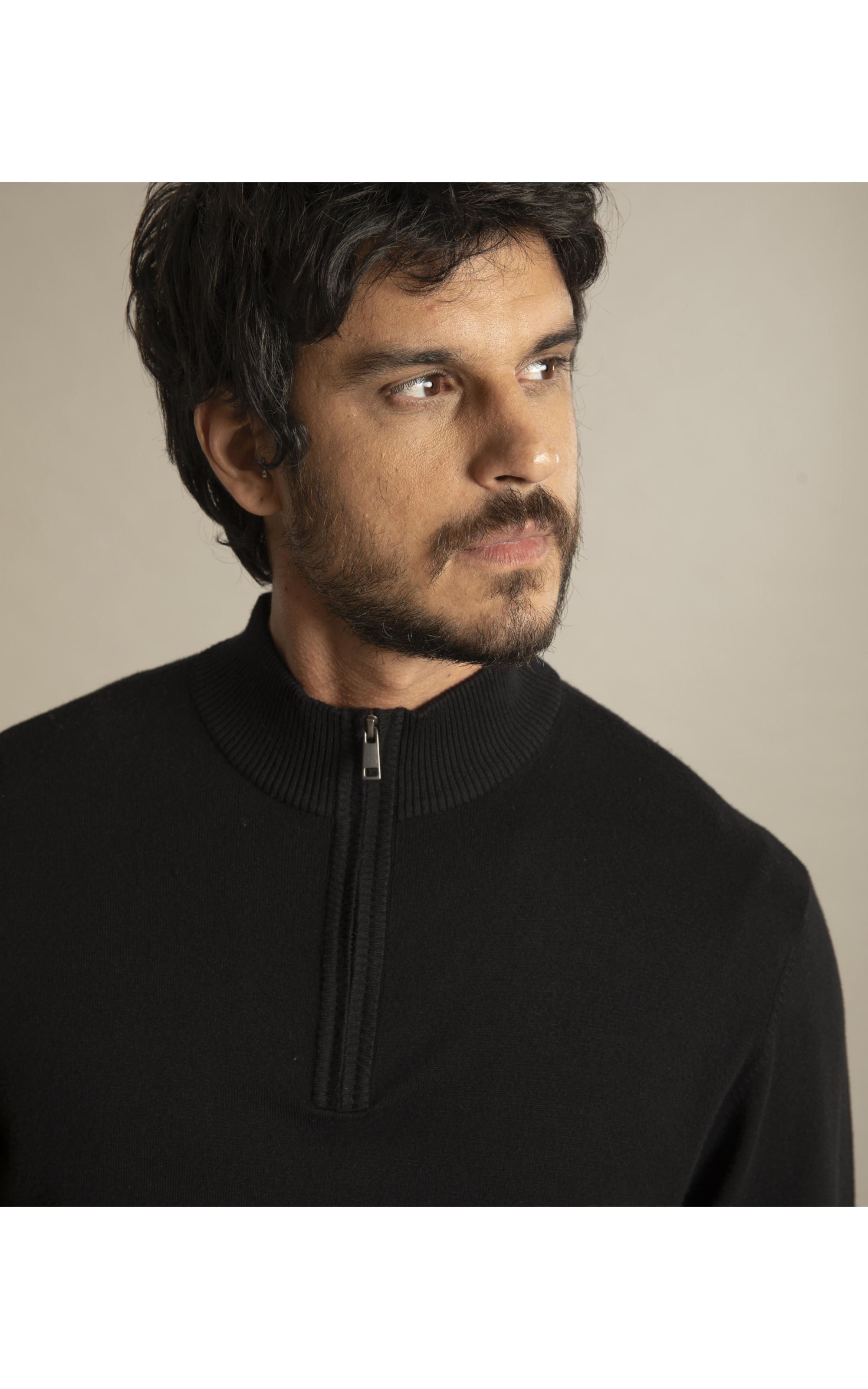 Tricot Gola Alta Ziper Preto