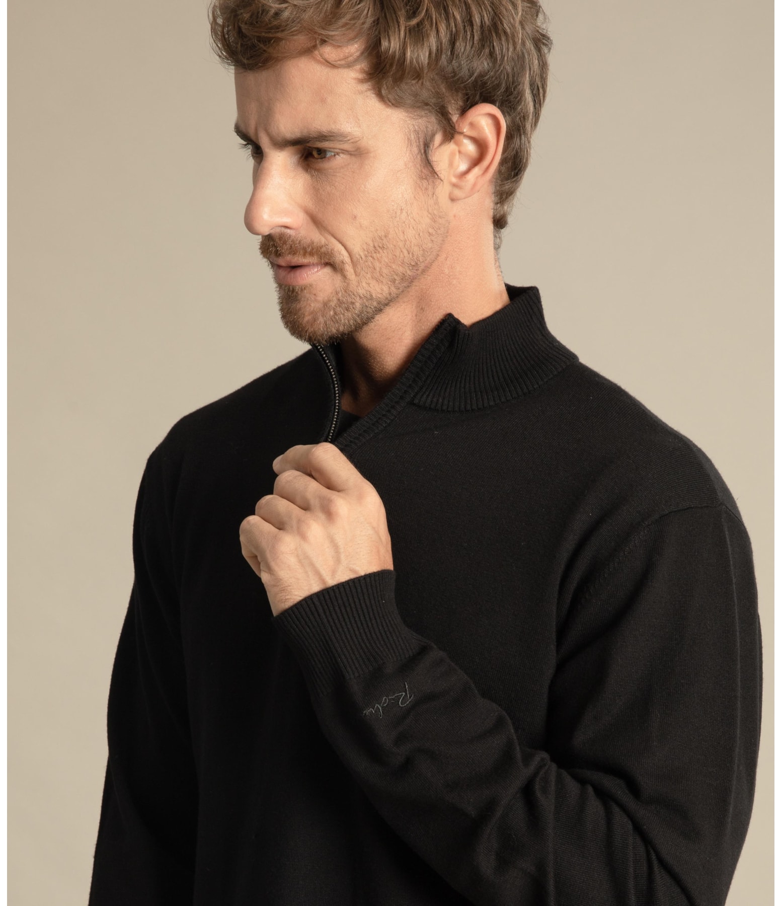 Tricot Gola Alta Ziper Preto