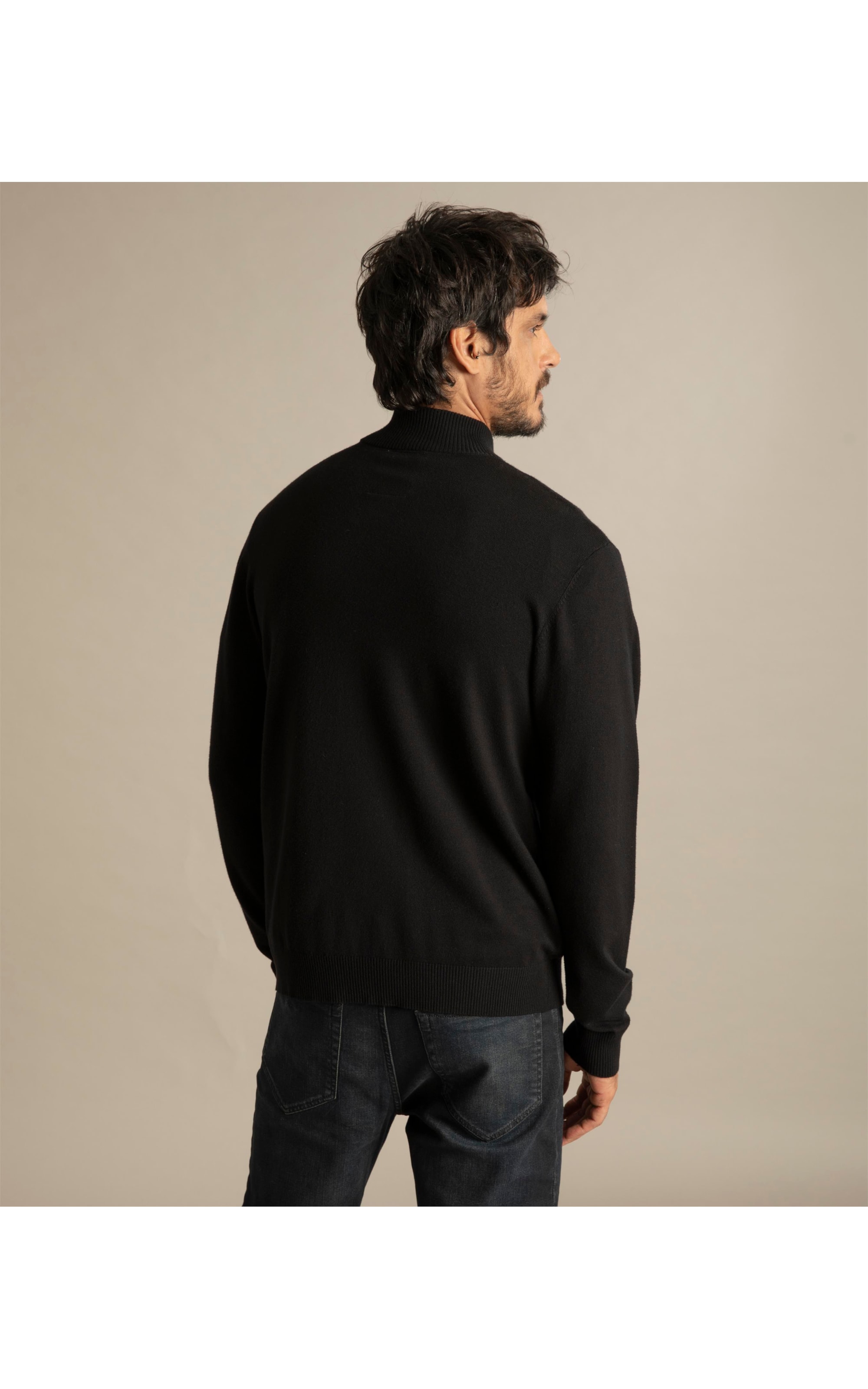 Tricot Gola Alta Ziper Preto
