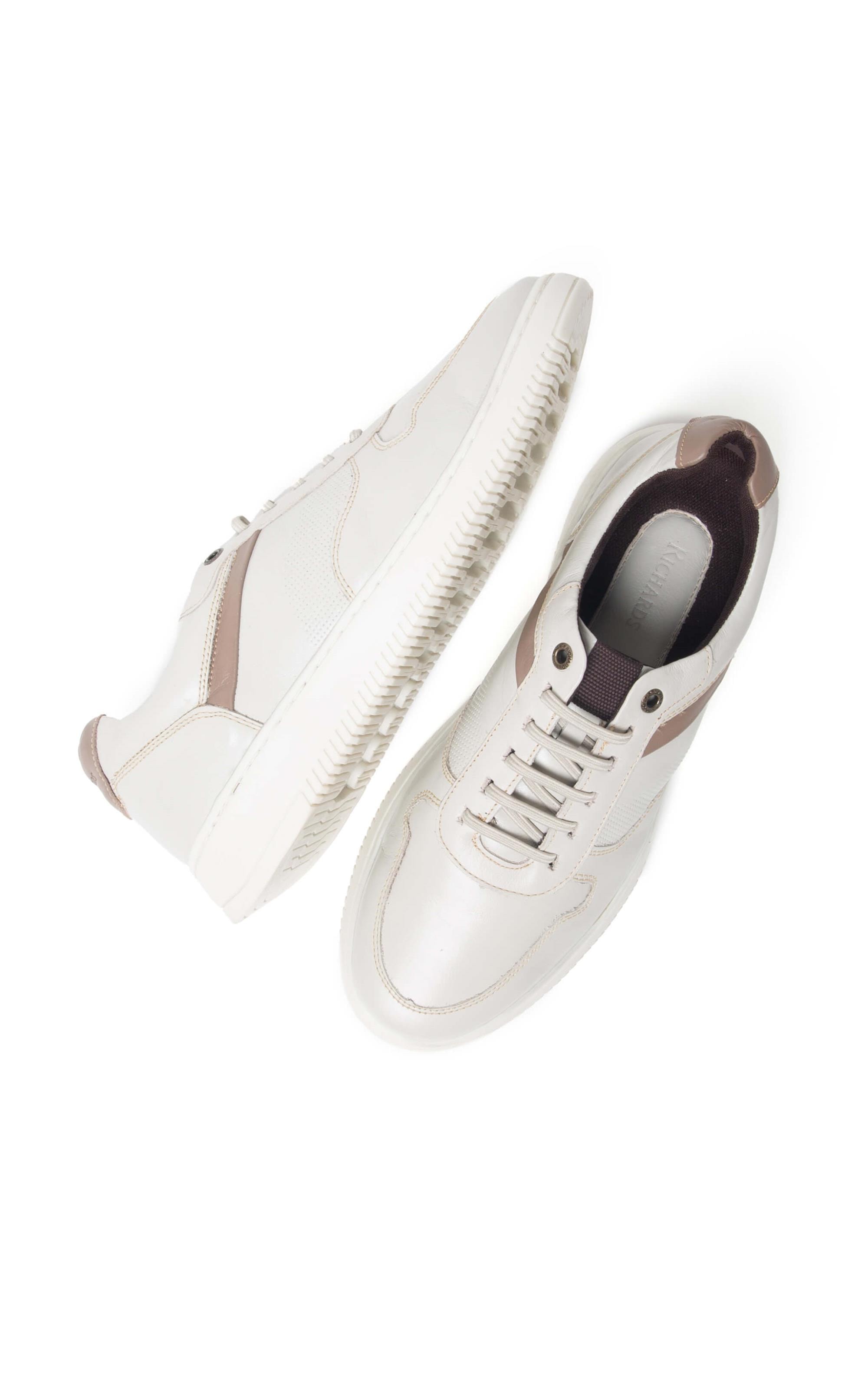 Urban Roam Sneaker Off White