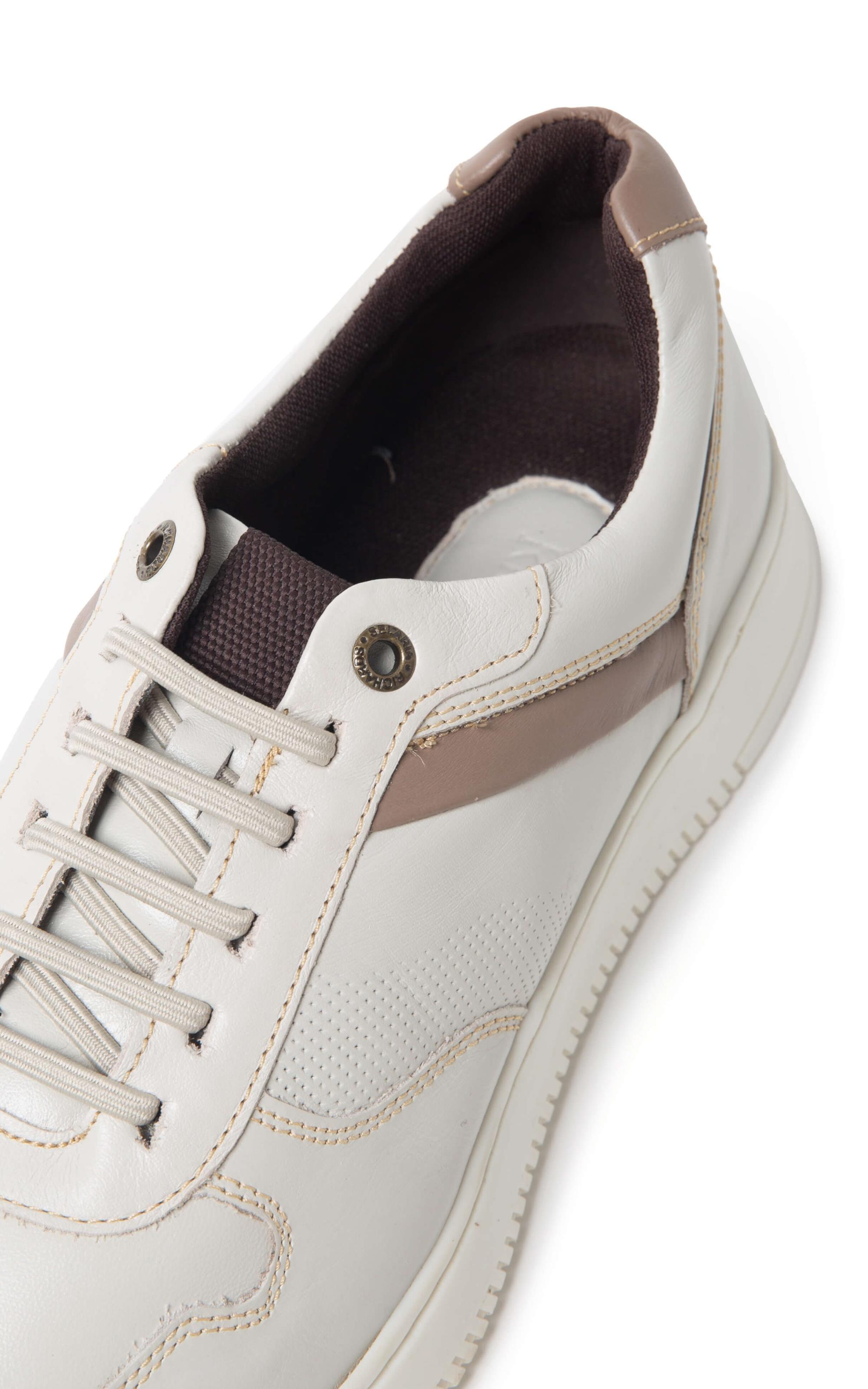 Urban Roam Sneaker Off White