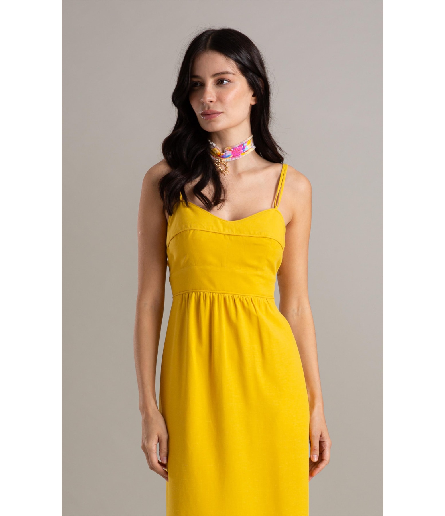Vestido Betty Linho Blend Liso Mostarda