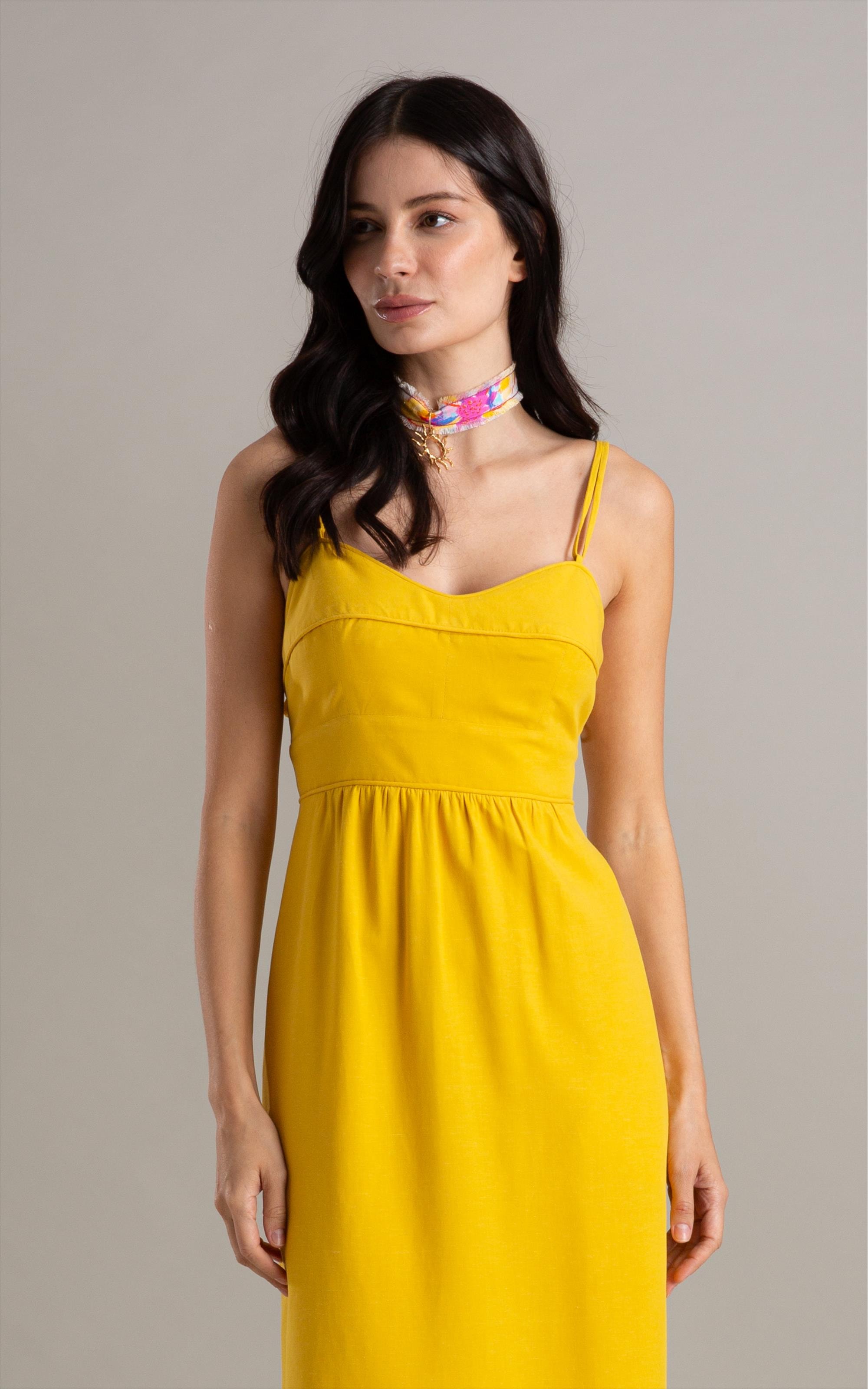 Vestido Betty Linho Blend Liso Mostarda