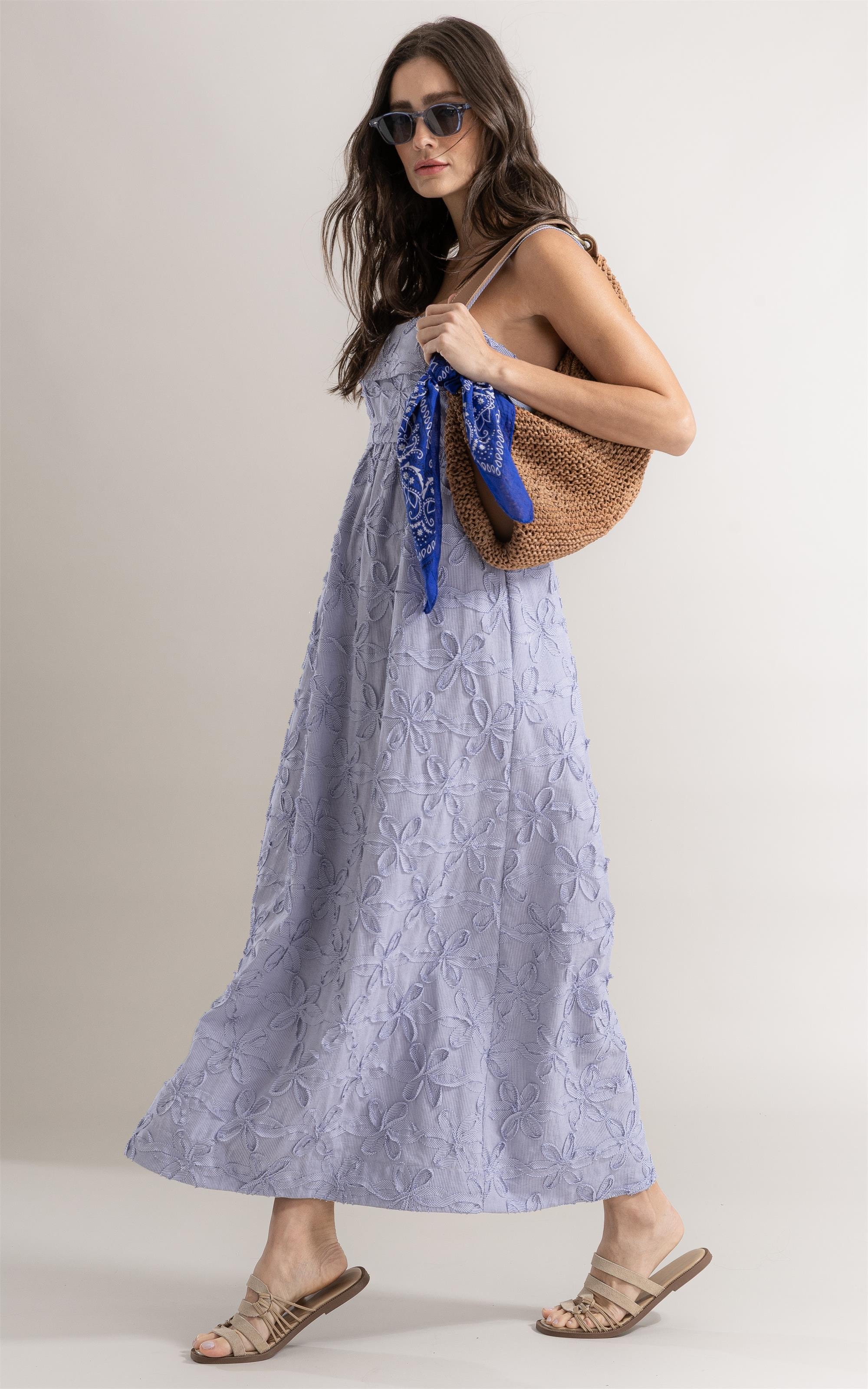 Vestido Lara Bordado Floral Azul Bic