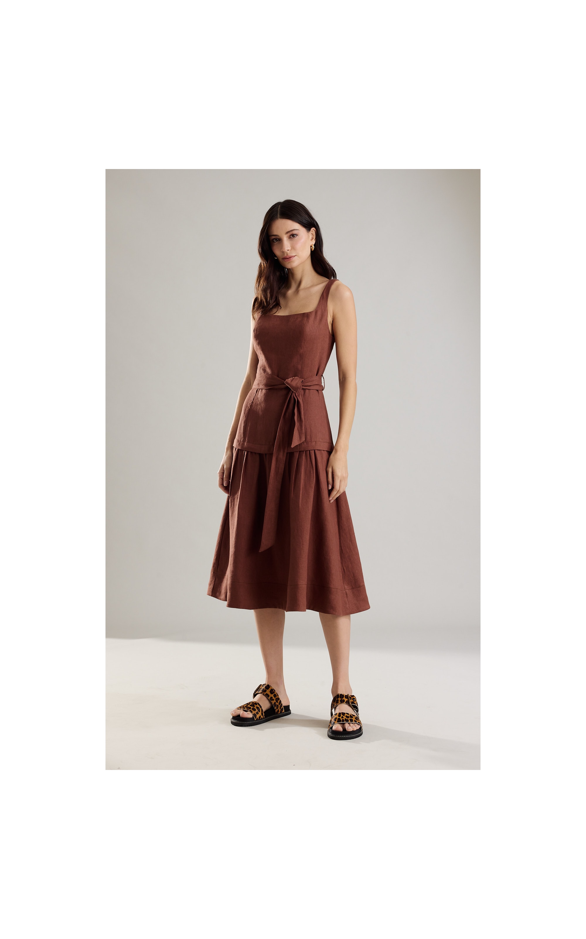 Vestido  Puro Linho Livia  Liso Tabaco