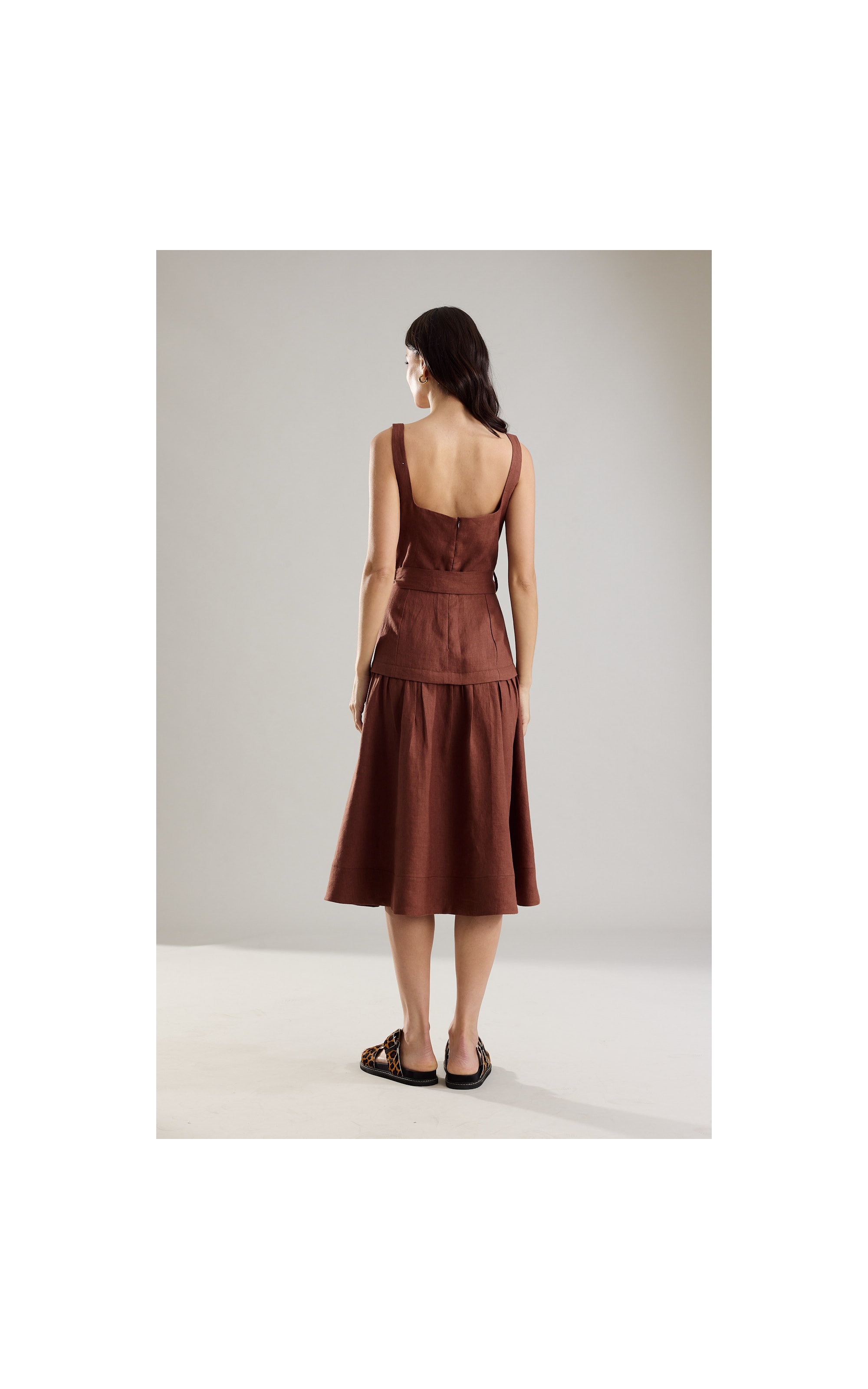 Vestido  Puro Linho Livia  Liso Tabaco