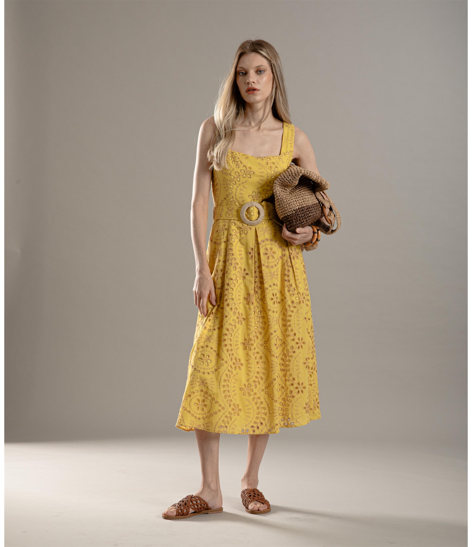 Vestido Sora Algodao Bordado Mostarda