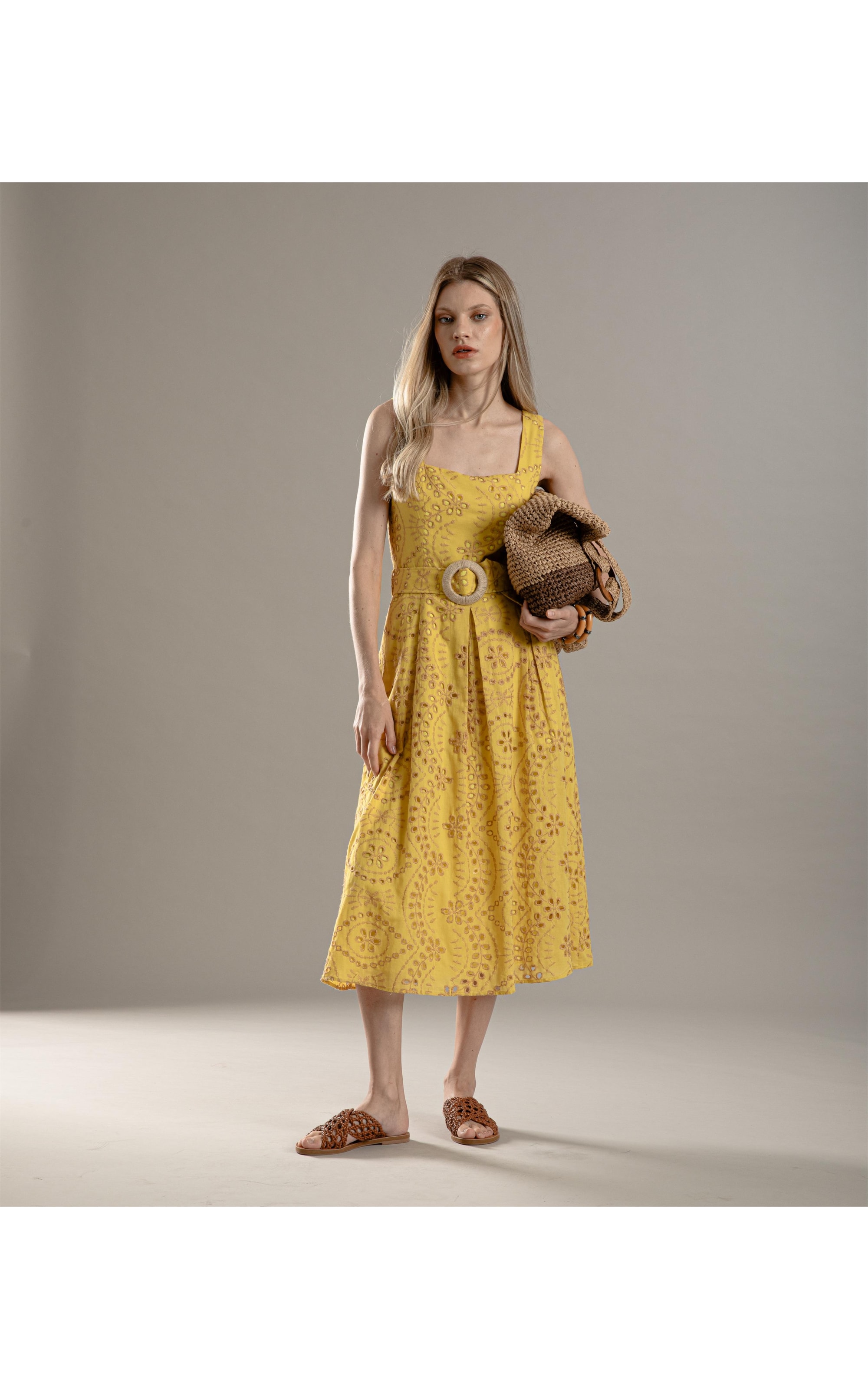 Vestido Sora Algodao Bordado Mostarda