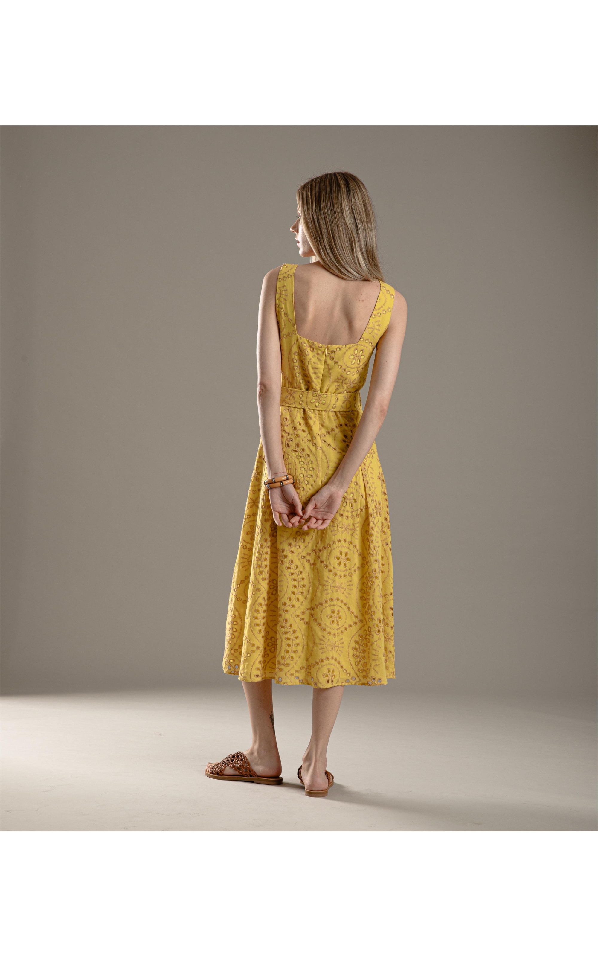 Vestido Sora Algodao Bordado Mostarda