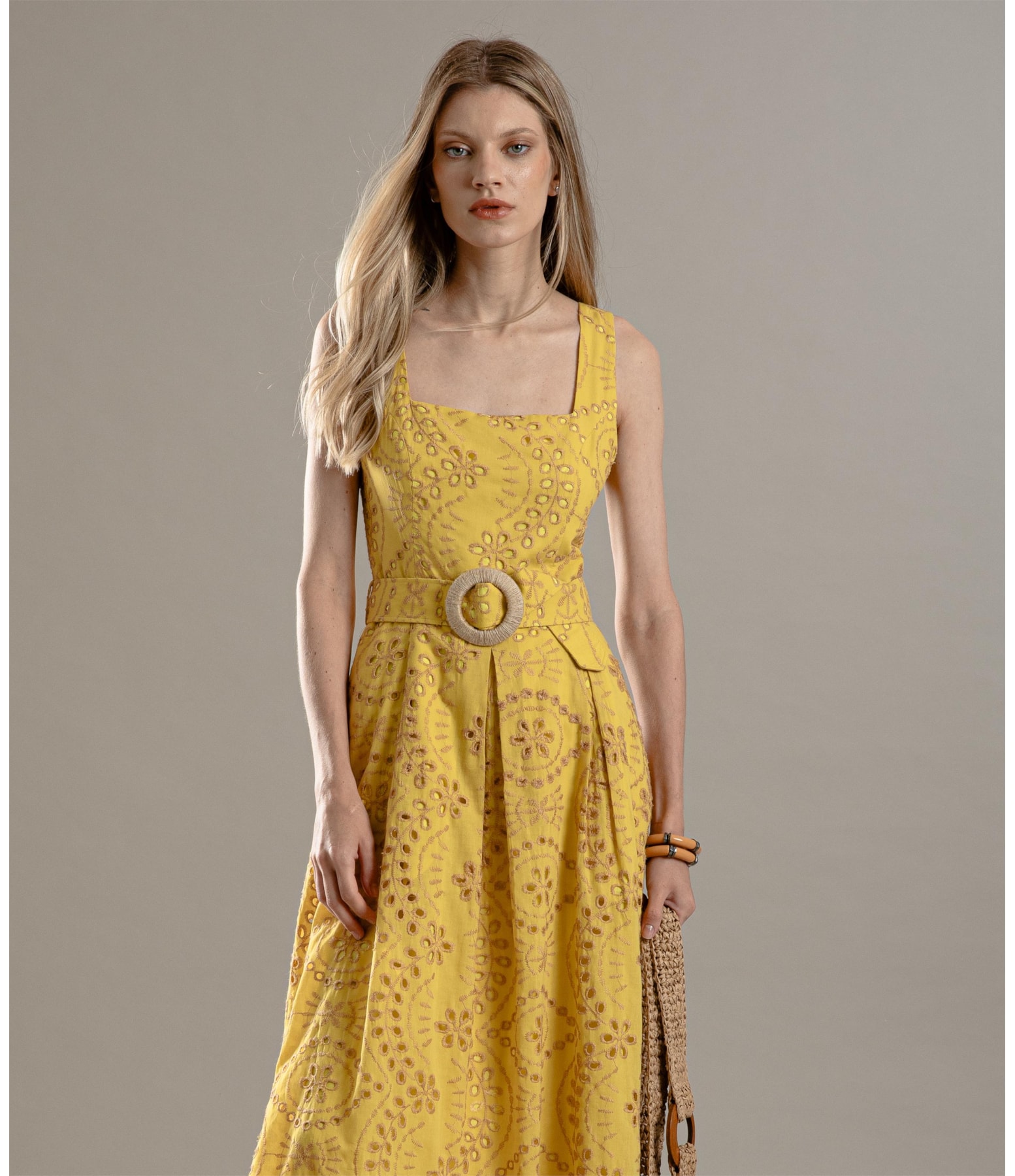 Vestido Sora Algodao Bordado Mostarda