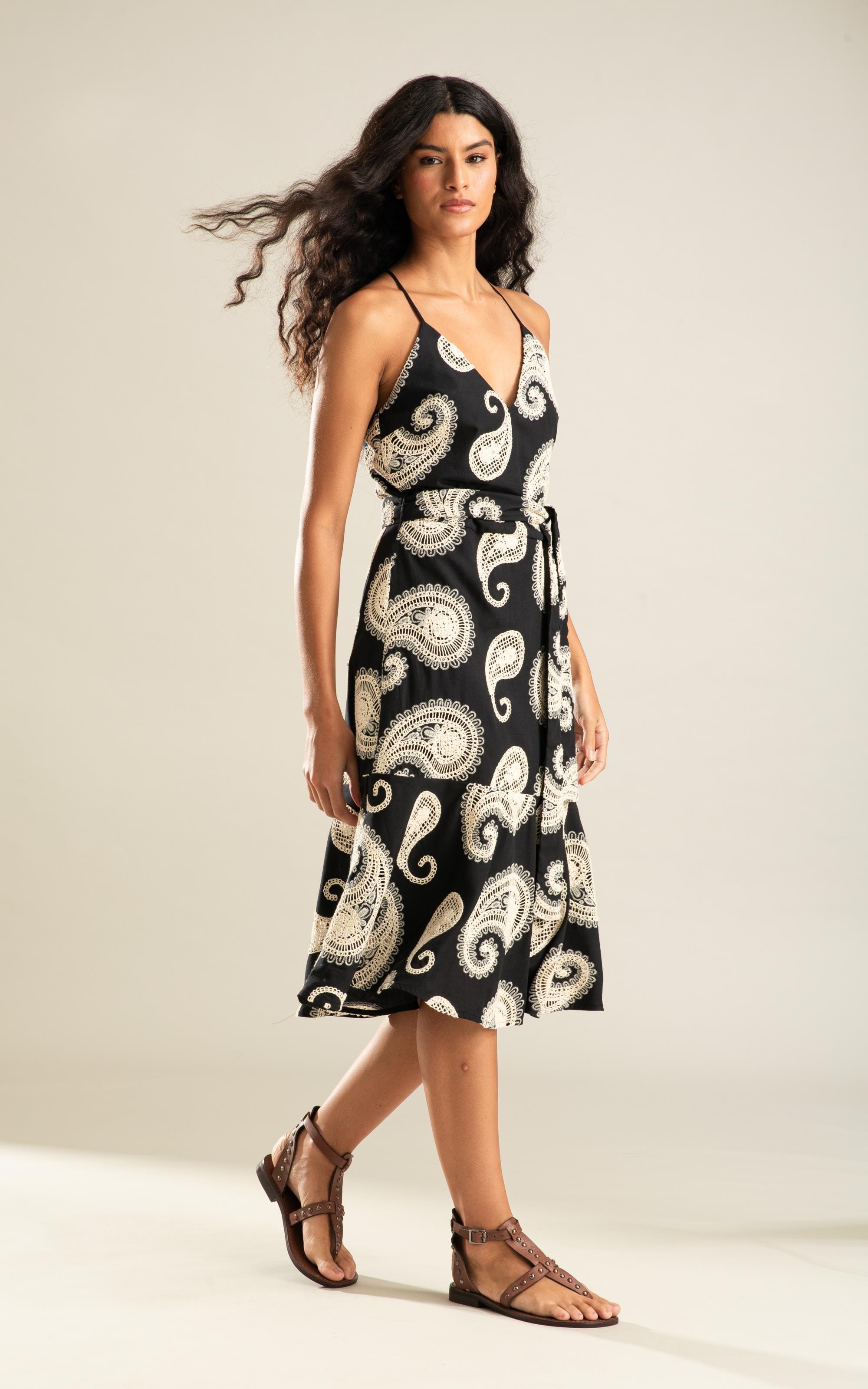Vestido Trindade Bordado Preto